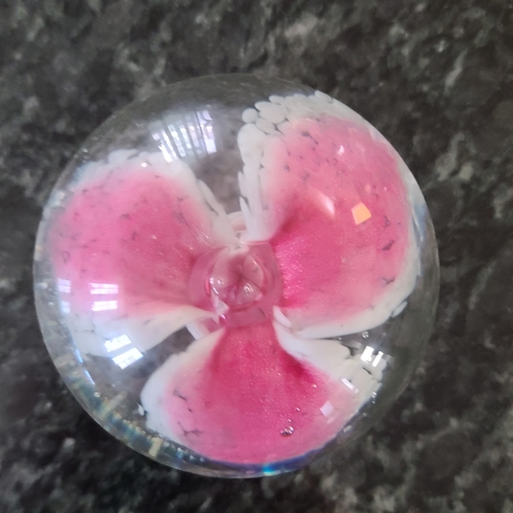 Vintage Floral Art Globe Paperweights Set of 3 - Picture 12 of 13